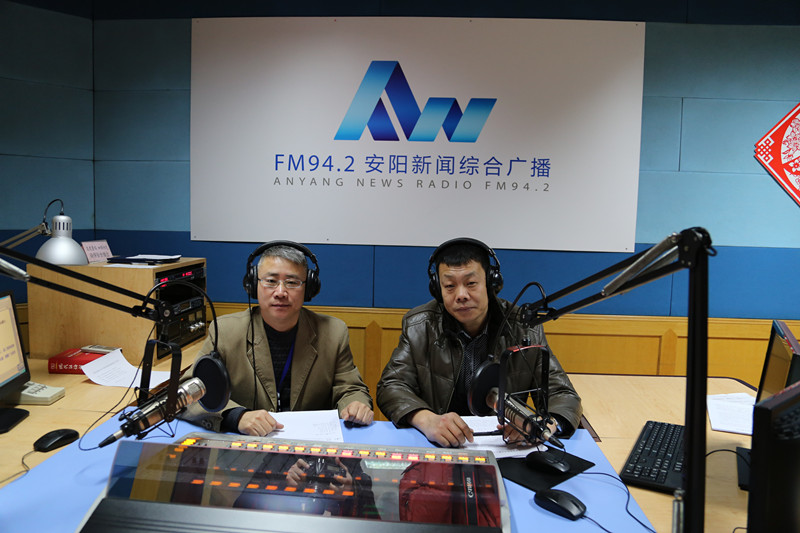 益和熱力公司董事長、總經(jīng)理楊永峰在我市網(wǎng)上市民之家與廣大用戶群眾及網(wǎng)友進行了在線交流溝通